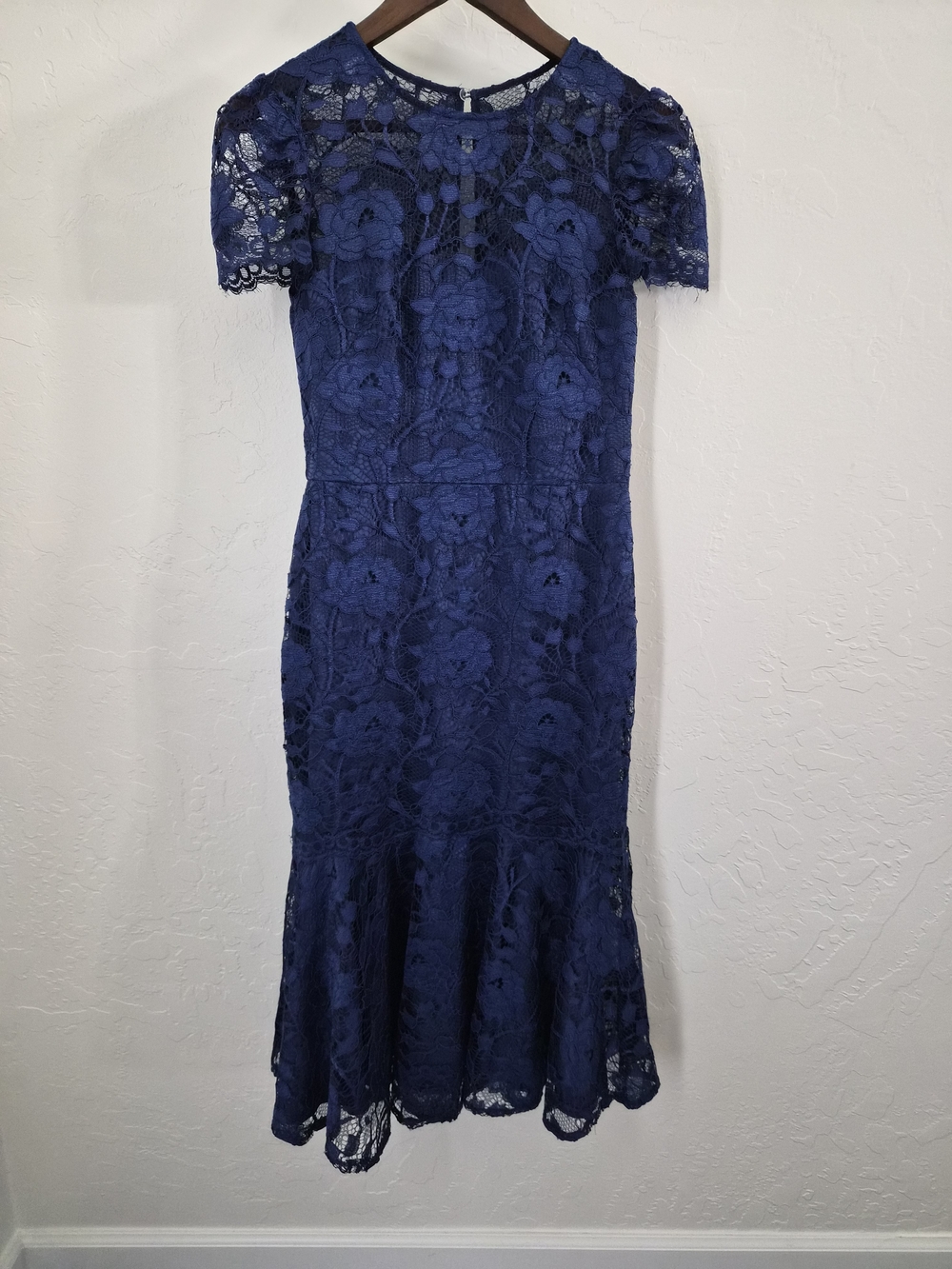 Gal Meets Glam Royal Navy Lace Midi Dress